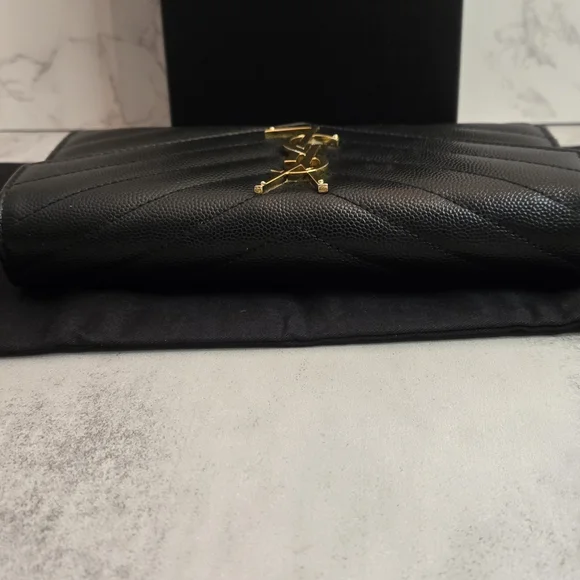 Saint Laurent Grain De Poudre Matelasse Chevron Monogram Flap Wallet - Black - Picture 13 of 15